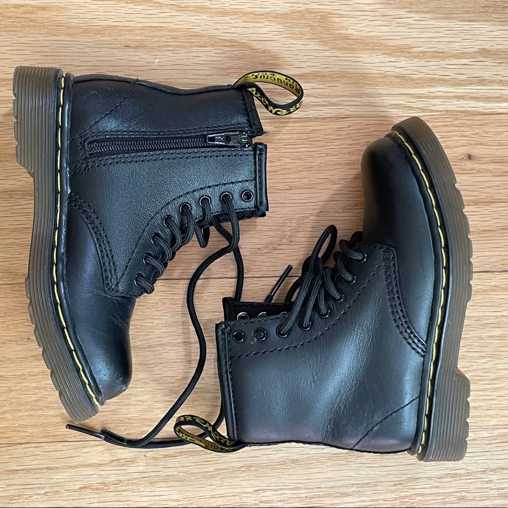 Doc Martens Toddlers High Top Lace Up Black Leather Boots Sz 7US - 6UK